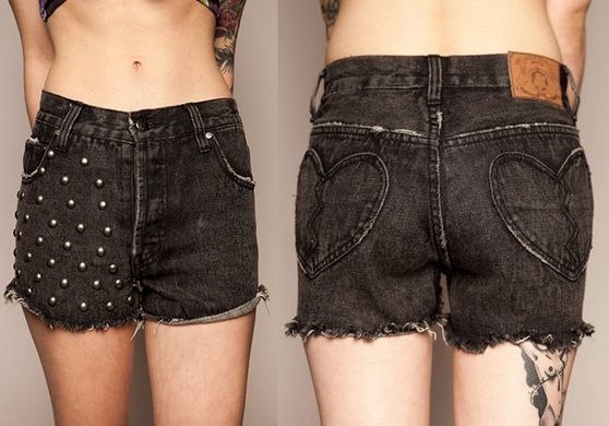 фото Женские джинсовые шорты Drop Dead Clothing - Heartless Shorts темно серого цвета